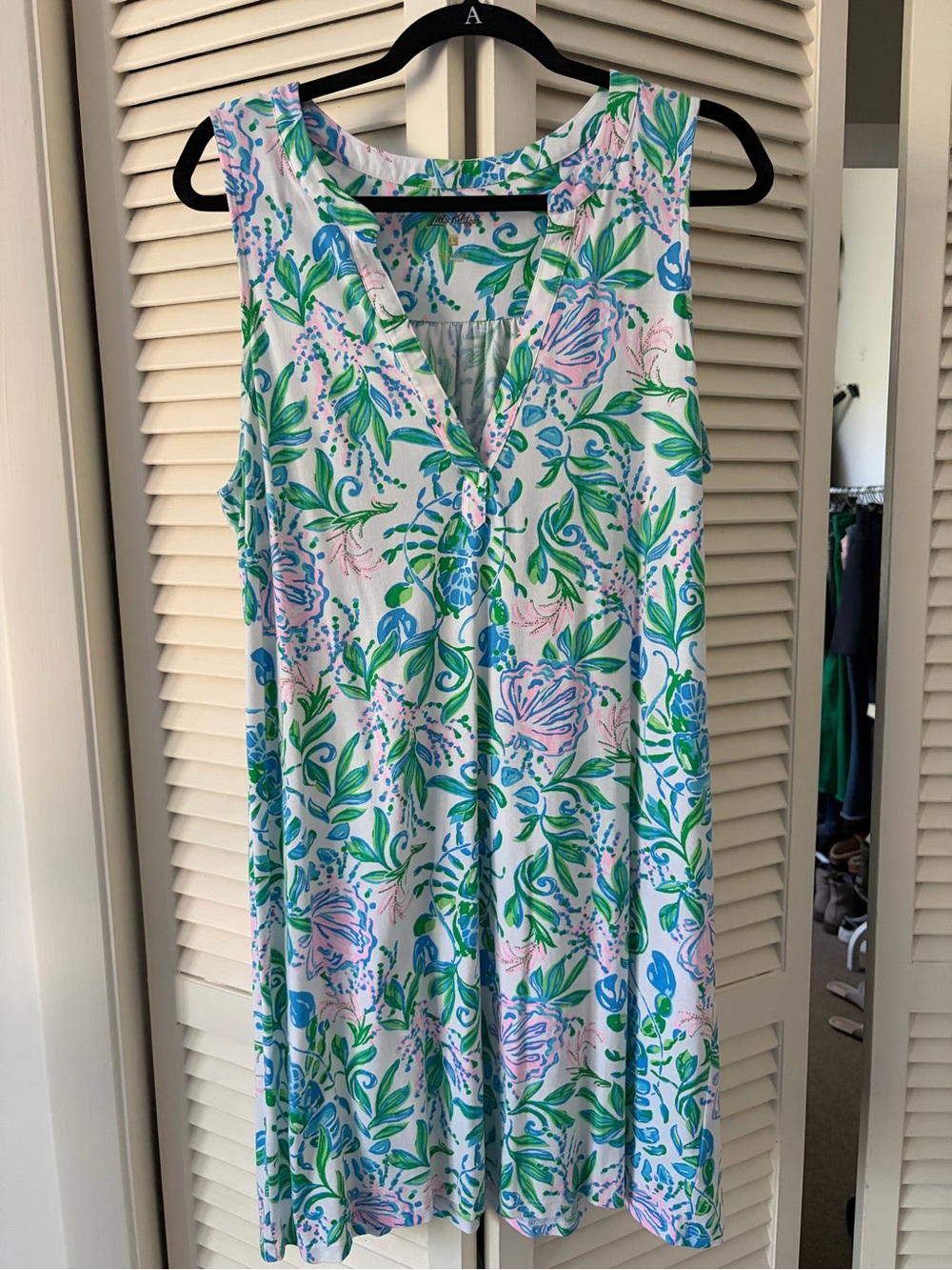 Lilly Pulitzer Sleeveless Floral Shift Dress in Blue, Green, Pink
